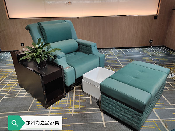 顧客在做足療和按摩時(shí)，優(yōu)秀的技師從來(lái)不問(wèn)力度怎么樣